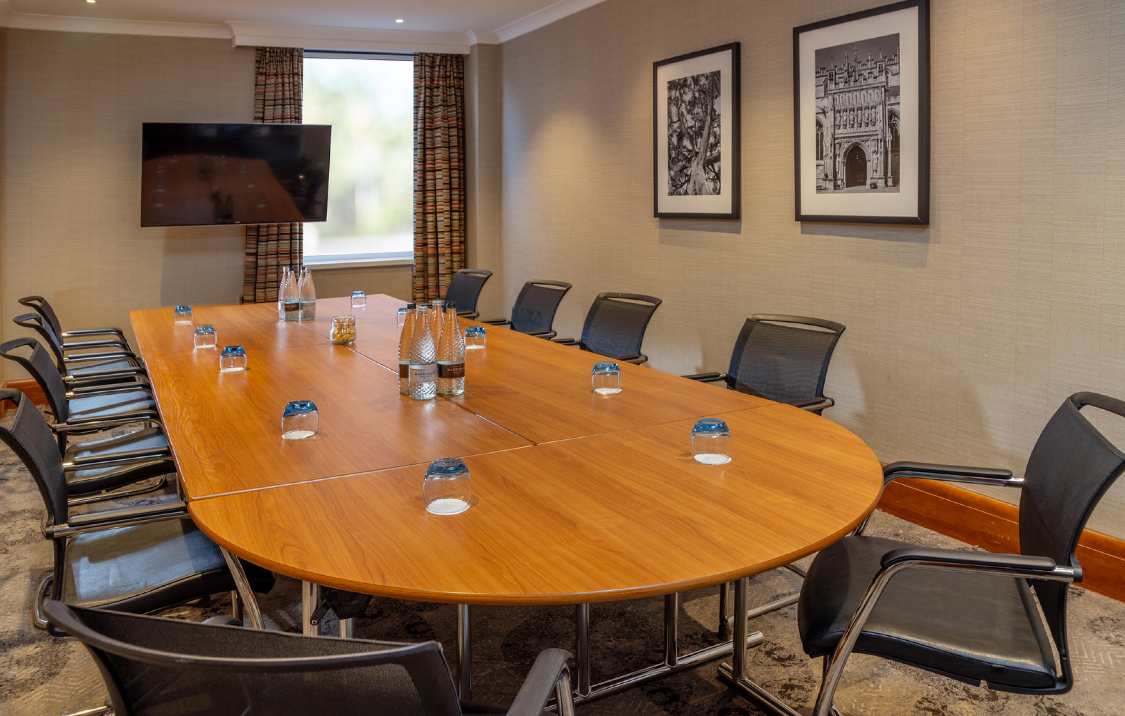 Cheltenham Chase Gallery JAVELIN Javelin Boardroom 3