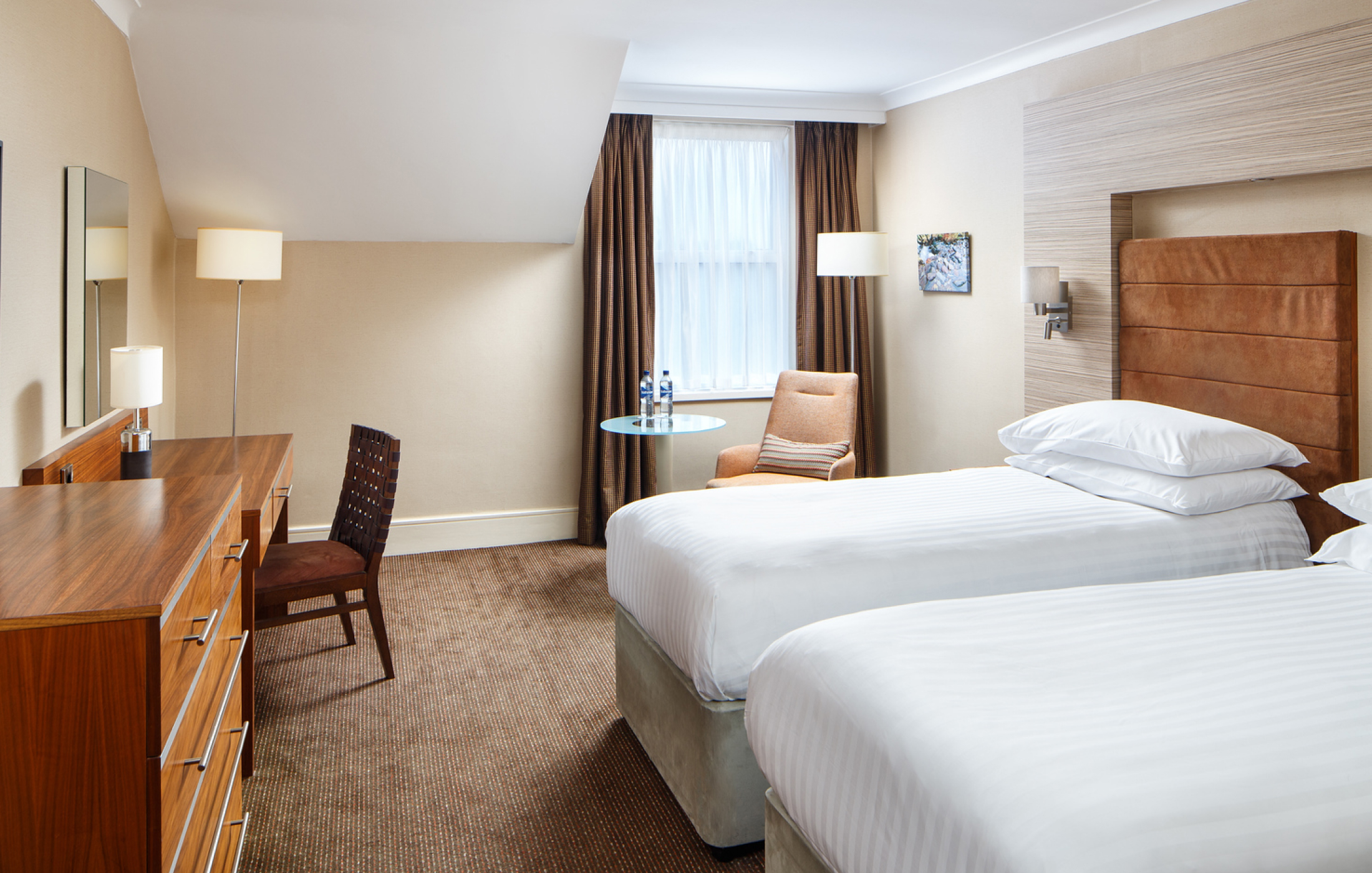 Cheltenham Chase Gallery CLASSIC TWIN Classic Twin 2