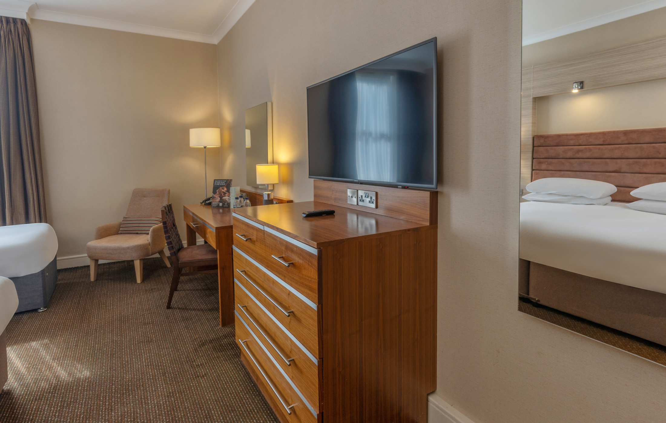 Cheltenham Chase Gallery CLASSIC FAMILY Classic Family 2