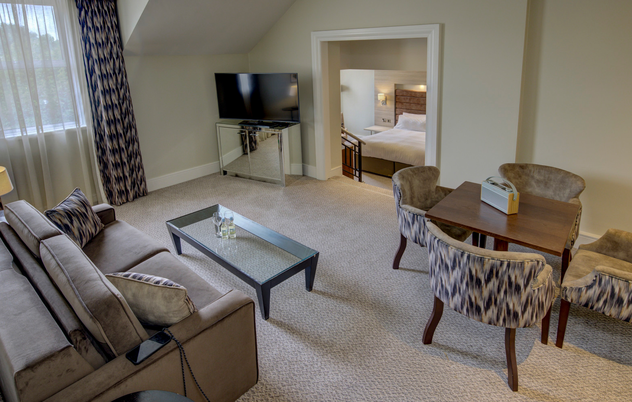 Suite 2