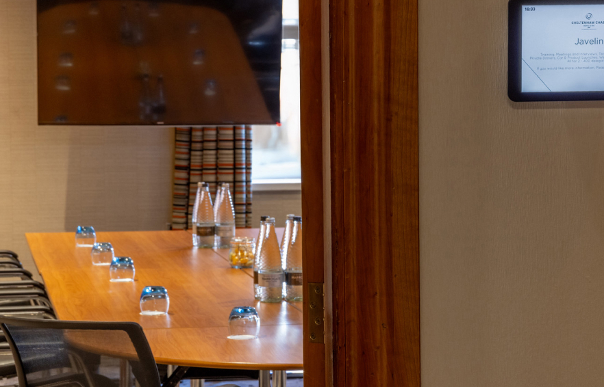 Carousel Desktop Javelin Carousel 1