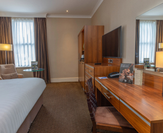 Servicecarousel Desktop 01 Accessible King Carousel 3